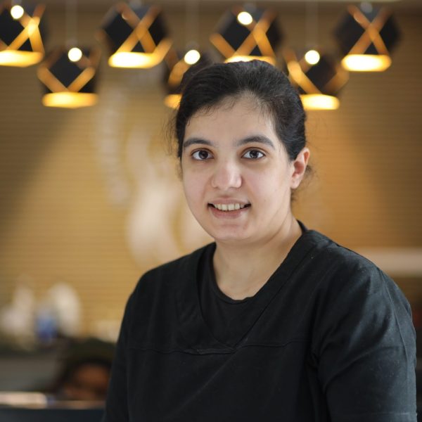 Dr. Ayesha Khalid (General Dentist)-min